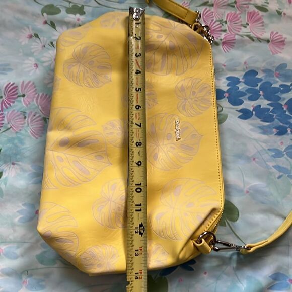Desigual Handbag with Large Cosmetic Bag - Yellow Monstera Cutout - Picture 14 of 16